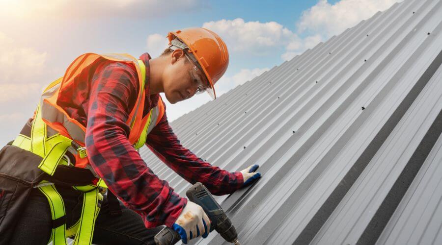 Professional gutter cleaning in Hyde Park, NY